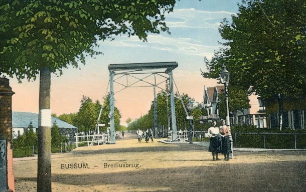 11118